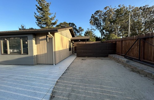 Mescal Corridor NW Apartment | Beautiful contemporary studio. Just 5 minutes drive to Laguna seca and beach.
