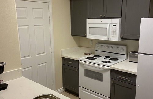 Spring Valley Condo | Beautiful Corporate Condo ten minutes from Strip. Shopping center nearby.