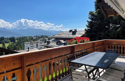 Noes Apartment | Beautiful & cosy apartment with balcony, view and swimming pool