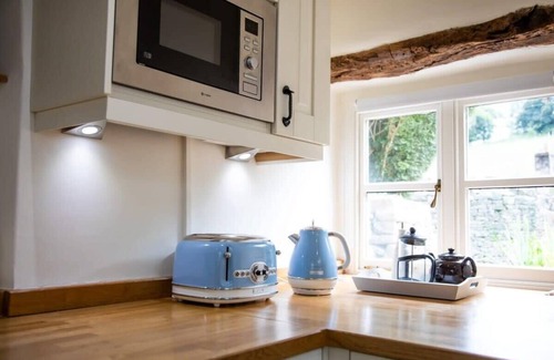 Inchbrook House | Beautiful Cotswolds Cottage & Garden