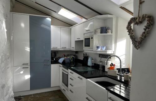 Llanfair House | Beautiful Cottage near Harlech with ocean views