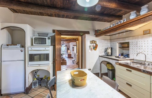 Marciano Freddo House | Beautiful cottage with historic charm in the countryside with private pool.