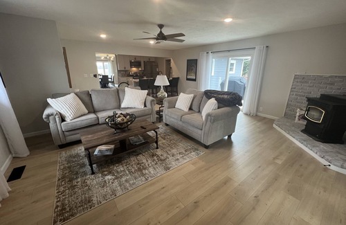 West Lafayette House | Beautiful country home close to Purdue U.Campfires,screened gazebo for cookouts