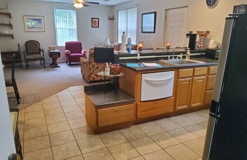 Orangeburg County Cottage | Beautiful country cottage with ease of access! Minutes to I-26, I-95 and Hwy 301