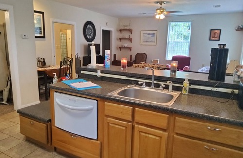 Orangeburg County Cottage | Beautiful country cottage with ease of access! Minutes to I-26, I-95 and Hwy 301