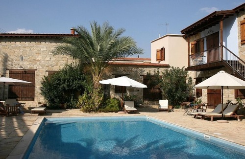 Choirokoitia Apartment | Beautiful Country House Apartment with A/C, WiFi & Pool in the Historical Village of Choirokoitia
