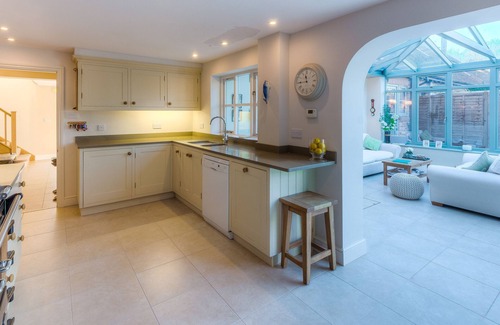 Westhampnett House | Beautiful country house in Charlton near Goodwood