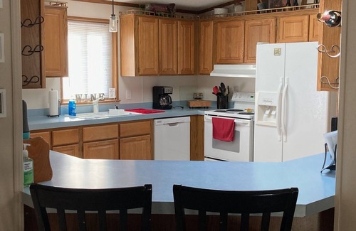 Yankton House | Beautiful Country Setting mins from Lewis & Clark