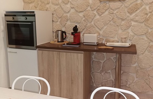 Costieres Cottage | beautiful countryside cottage with pool on the outskirts of Nimes
