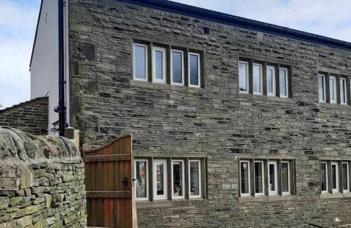 Barkisland House | Beautiful countryside cottage, sleeps 6, dogs welcome