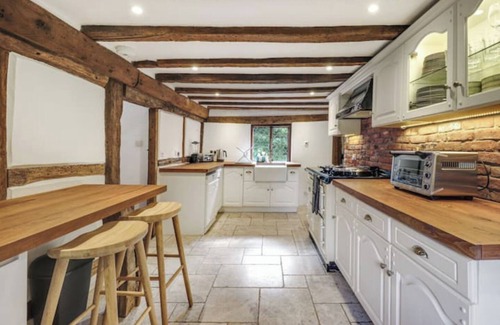 Hartfield House | Beautiful Countryside Cottage