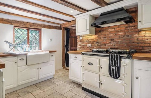 Hartfield House | Beautiful Countryside Cottage