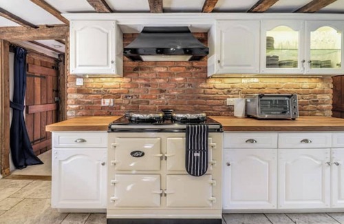 Hartfield House | Beautiful Countryside Cottage