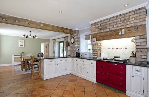Black Bull House | Beautiful Countryside Home just outside Dublin City with Hot Tub