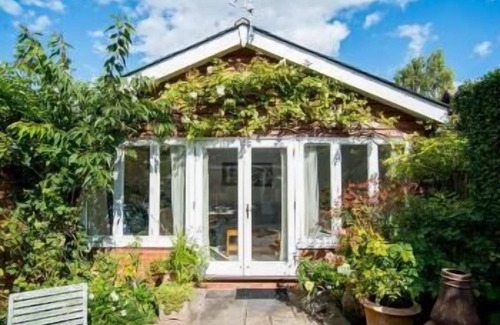 Bosham Cottage | Beautiful Courtyard Studio In The Heart Of Picturesque Bosham