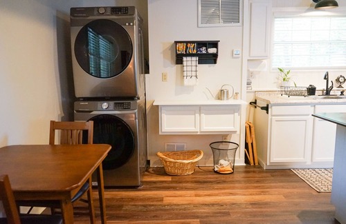 Fairview Cottage | Beautiful Cozy Immaculate cottage