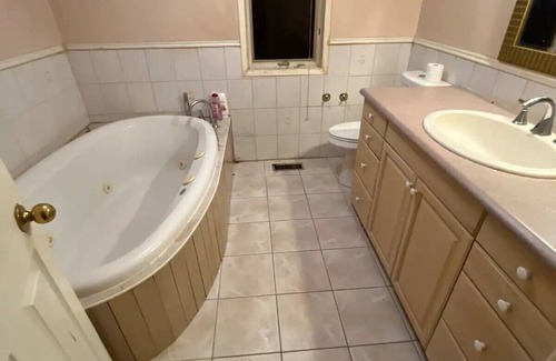 Pickering House | Beautiful Cozy room Budget Stay