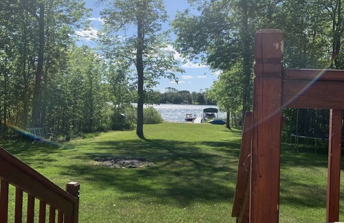 Hill City Cabin | Beautiful & Cozy Waterfront Hill Lake cabin