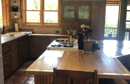 New Castle House | Beautiful creek side log home, lots of open space but only minutes to town.