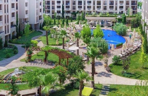 Chaika Apartment | Beautiful Deluxe 2-Bed Apartment in Sunny beach