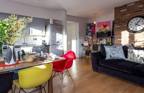 Clissold Apartment | Beautiful Designer 2 bedroom loft in Stoke Newington
