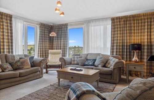 Low Newton House | Beautiful Detached Property Hot Tub Sauna Pass The Keys