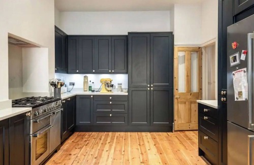 Brighton House | Beautiful double fronted Victorian House close to central Brighton