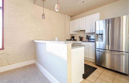 Arts/Warehouse District Condo | Beautiful Downtown Condo w/Dramatic City Views with Secure Onsite Parking