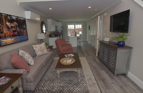 Wolfeboro House | Beautiful Downtown Wolfeboro Apartment