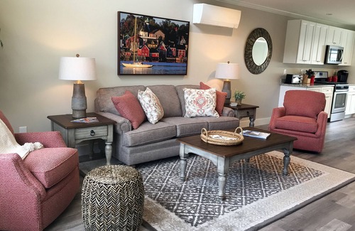 Wolfeboro House | Beautiful Downtown Wolfeboro Apartment