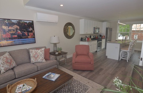 Wolfeboro House | Beautiful Downtown Wolfeboro Apartment