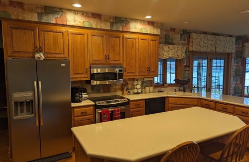 Oconomowoc House | Beautiful Family Home on Quiet Lake Ashippun