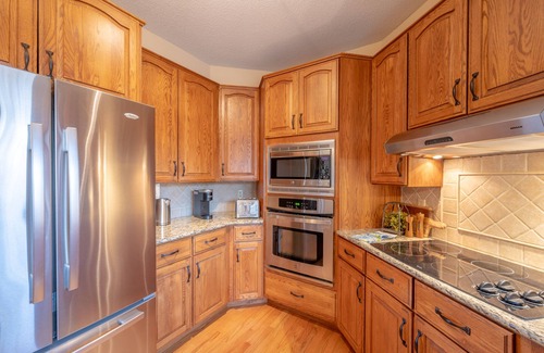 Eagan House | Beautiful Family Home! Close to Outlet Malls