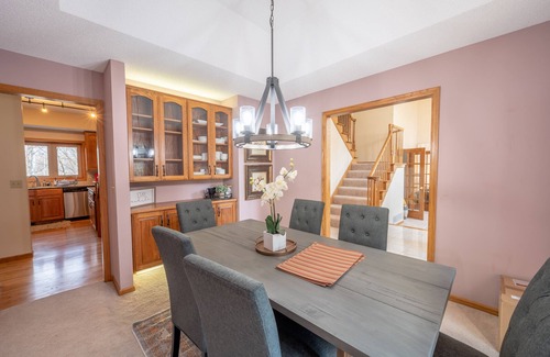 Eagan House | Beautiful Family Home! Close to Outlet Malls