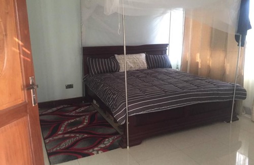 Kireka House | Beautiful family home with spacious garden for rentals, close to the Golf course
