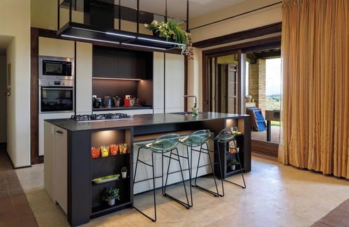Avigliano Umbrio Villa | BEAUTIFUL FAMILY VILLA WITH A/C, LARGE HEATED POOL AND STUNNING VIEWS