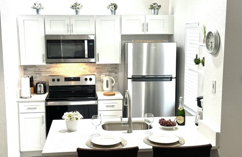 Venetian Bay Villages Condo | BEAUTIFUL FAMILY-SIZED TOWNHOME IN A VACATION RESORT NEAR DISNEY/ORLANDO