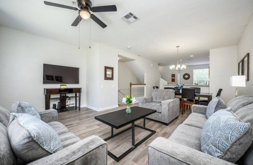 Florida Central Atlantic Coast House | Beautiful Family Townhome, Near The Parks - 4026