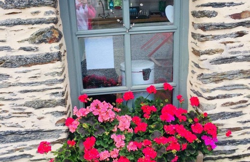 Saint-Martin-des-Pres Cottage | Beautiful cottage with private,heated pool and free internet access.