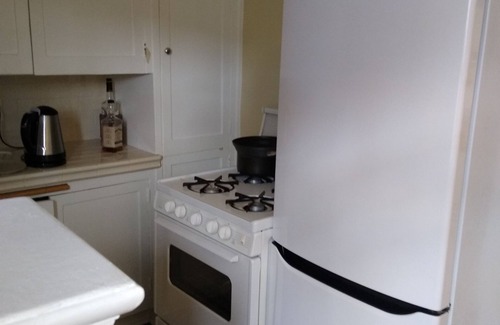 Goose Hollow Apartment | Beautiful fully furnished large corner studio downtown