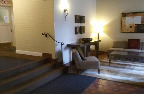Goose Hollow Apartment | Beautiful fully furnished large corner studio downtown