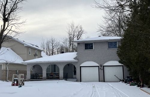Pefferlaw House | Beautiful Georgina Cottage/House for Rent