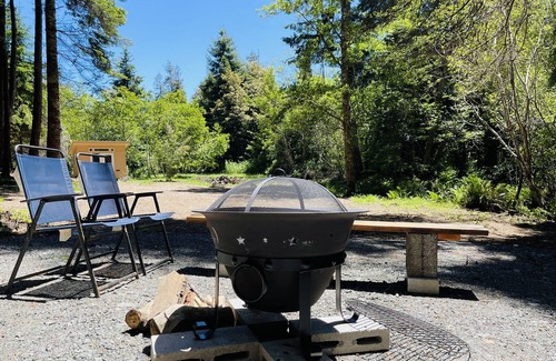 Fort Bragg Cabin | Beautiful Glamping Cabin in an old growth redwood forest with ocean views.