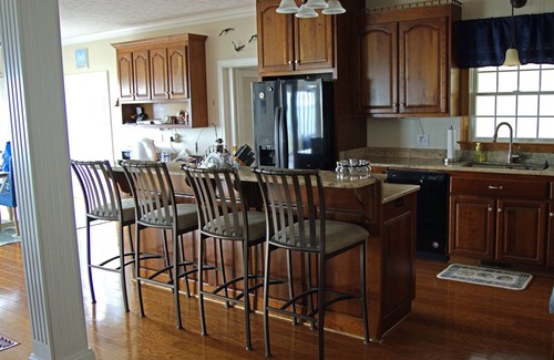 Hallieford House | Beautiful Golden View Bayfront Retreat