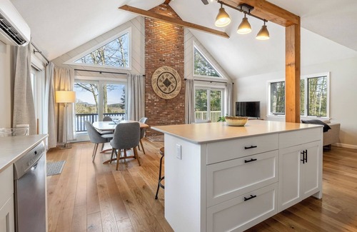 Grantham House | Beautiful Golf Course Home in Eastman
