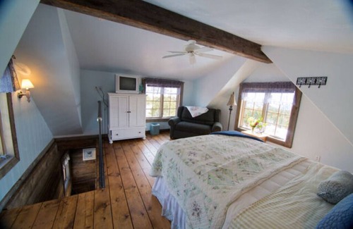 Moab Cabin | Beautiful Grey Dawn Cabin