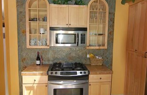 Riverview West House | Beautiful Guest House w/Big Backyard, Patio lounge, Granite BBQ counter/Disney