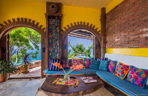 Puerto Angel House | Beautiful Handcrafted 2 (+) Story Cliff-Side Dwelling with Sweeping Ocean Views