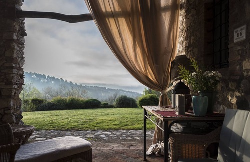 Orbicciano House | Beautiful Hillside Tuscan Vacation Residence