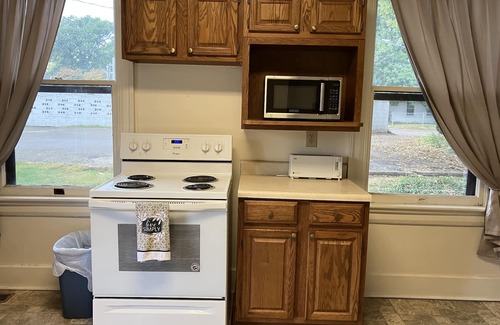 Springfield Apartment | Beautiful historic home on Wittenberg campus. Peaceful setting w/grand piano.